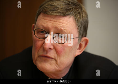 Cologne, Allemagne. 30Th Nov, 2016. Le cardinal de Cologne Rainer Maria Woelki, prend la parole lors d'une entrevue à Cologne, Allemagne, 30 novembre 2016. Photo : Oliver Berg/dpa/Alamy Live News Banque D'Images