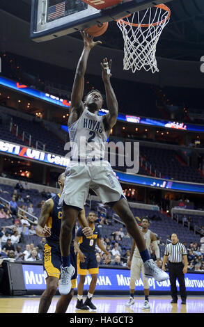 Washington, DC, USA. 30Th Nov, 2016. MULMORE JONATHAN garde Georgetown (2) marque contre Coppin State dans la seconde moitié du Verizon Center de Washington. © Chuck Myers/ZUMA/Alamy Fil Live News Banque D'Images