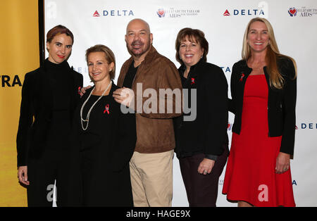 Los Angeles, CA, USA. 30Th Nov, 2016. Naomi deLuce Wilding, Gabrielle Carteris, Jason Stuart, réduite, à l'AFTRA et SAG-Elizabeth Taylor AIDS Foundation au panneau "SAG-l'AFTRA, Californie le 30 novembre 2016. Credit : Faye Sadou/media/Alamy Punch Live News Banque D'Images