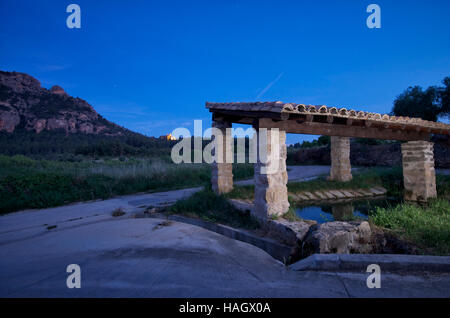 Lavadero en Horta de Sant Joan / lavoir à Horta de Sant Joan, Catalogne Banque D'Images