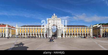 Praca do Comercio square et de la rue Augusta Arch, deux des monuments les plus importants de la ville de Lisbonne, Portugal. Banque D'Images