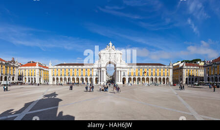 Praca do Comercio square et de la rue Augusta Arch, deux des monuments les plus importants de la ville de Lisbonne, Portugal. Banque D'Images