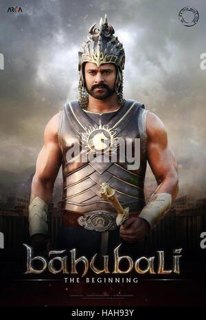 Bahubali : Le début Année : 2015 Réalisateur : Inde S.S. Rajamouli Prabhas Film poster Banque D'Images