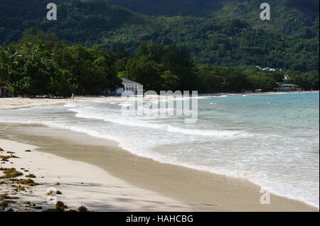 Anse plage de Beau Vallon, l'île de Mahé, Seychelles, Afrique, Océan Indien Banque D'Images