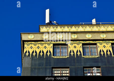 Londres, Angleterre, Royaume-Uni. Mâts de téléphonie mobile sur le roogf de Palladium House Maison idéale) l'architecture Art Déco. À l'angle de Grand Marlborou Banque D'Images