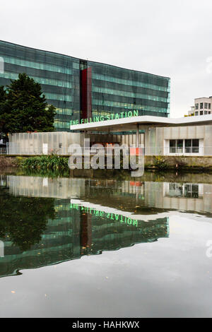 La station de remplissage de restaurant sur Regent's Canal, King's Cross, Londres, Royaume-Uni, 2012 Banque D'Images