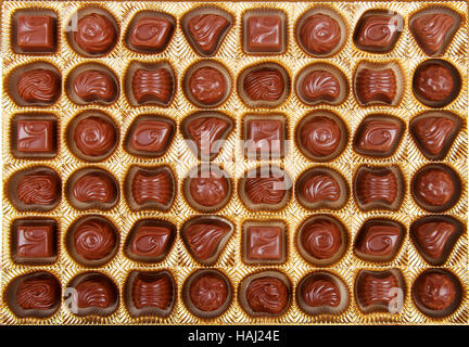 Variation des bonbons au chocolat dans la boîte Banque D'Images