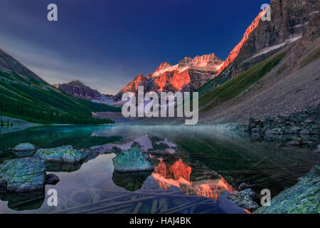 Matin de lacs Consolation, Banff National Park, Alberta, Canada, Région des Montagnes Rocheuses) Banque D'Images