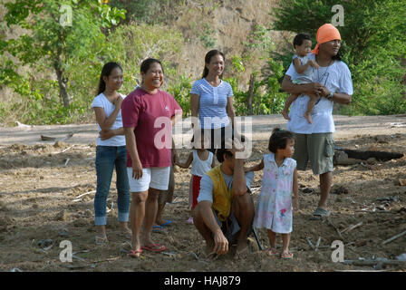 Groupe de femmes, Jungle, Lawigan, San Joaquin, Iloilo, Philippines. Banque D'Images