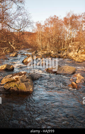 North Esk River à Glen Esk en Ecosse. Banque D'Images