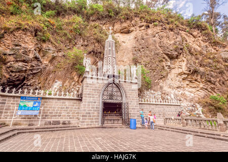 Ipiales, Equateur - 11 septembre 2016 : Las Lajas, sanctuaire de style néo-gothique, en pierre grise, l'Eglise catholique construit dans une gorge à Ipiales, Colombie Banque D'Images