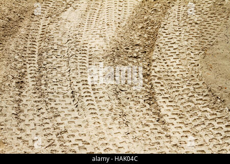 Les traces de pneus dans le sable Banque D'Images