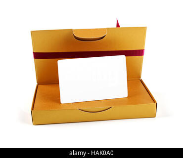 Boîte-cadeau avec carte-cadeau vide à l'intérieur Banque D'Images
