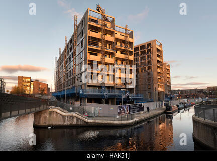 Nouveau bâtiment par le canal de Rochdale, Manchester, UK, 4Rs Salford-manchester Banque D'Images