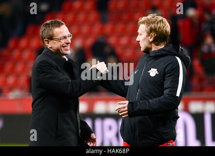 BayArena Leverkusen Allemagne 18.11.2016, 1ère journée de la saison 2016/17 Bundesliga Bayer 04 Leverkusen11, vs RB Leipzig ---- Emil et Ralf Rangnick Forsberg (Leipzig) Banque D'Images