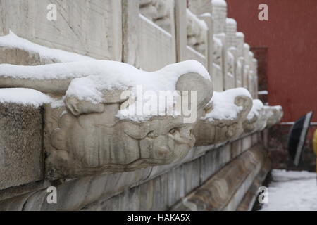 Gargouille en marbre blanc dans la Cité Interdite, Beijing, Chine Banque D'Images