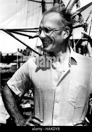 AJAXNETPHOTO. 11ème juin, 1960. PLYMOUTH, en Angleterre. OSTAR 1960 - - course en solitaire - SPONGIEUSE III SKIPPER Francis Chichester (Royaume-Uni) - GAGNANT PHOTO :©WESTERN MORNING NEWS/AJAX REF:CHICHESTER  1960 05 Banque D'Images