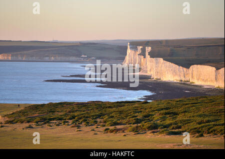 Falaises de craie des sept Sœurs où les South Downs rencontre la mer Banque D'Images