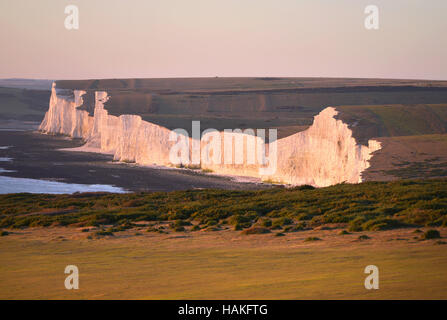 Falaises de craie des sept Sœurs où les South Downs rencontre la mer Banque D'Images