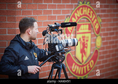MUFC Manchester United TV en chambre tv station de tournage tournage à MUTV Stadium sports sportifs pirogue gestionnaires logo accueil l'équipe cam interview d'enregistrement Banque D'Images