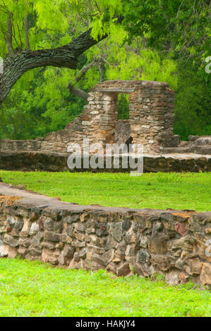 Ruines du mur à Mission Espada, San Antonio Missions National Historical Park, Texas Banque D'Images