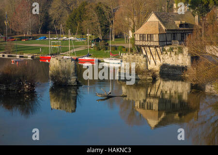 Le vieux moulin sur la Seine à Vernonnet, Vernon, Normandie, France Banque D'Images