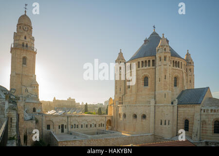 Vue du coucher de l'abbaye de la Dormition, à Jérusalem, Israël Banque D'Images