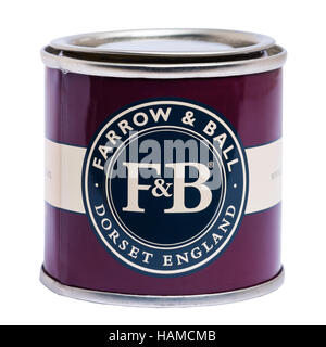 Une boîte de peinture Farrow & Ball sur un fond blanc Banque D'Images