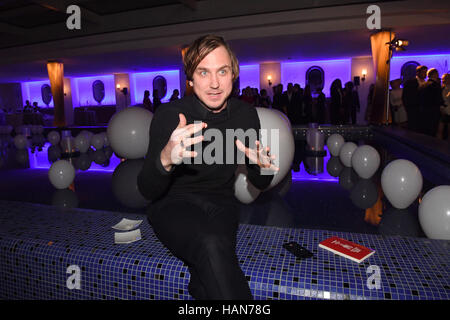 Munich, Allemagne. 09Th Dec 2016. Acteur Lars Eidinger lors d'un repas pour célébrer l'avènement de Noël organisé par la chaîne allemande ARD à Munich, Allemagne, 02 décembre 2016. Photo : Felix Hörhager/dpa/Alamy Live News Banque D'Images