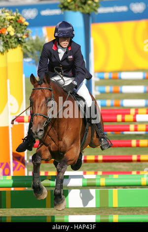 GEORGINA HARLAND SHOWJUMPING PENTATHLON MODERNE Athènes Grèce 27 Août 2004 Banque D'Images