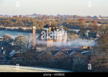 Hook Norton Brewery le matin de givre. Hook Norton, Oxfordshire, Angleterre Banque D'Images