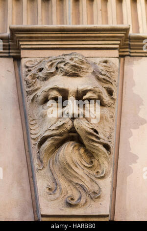 Visage de Zeus la sculpture sur pierre Banque D'Images