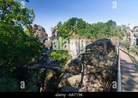 Rathen : pont Basteibrücke à rock Bastei, Bastei Bridge, Vogtland, Saxe), Saxe, Saxe, Allemagne Banque D'Images