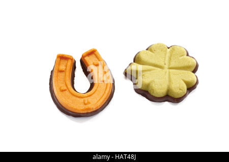 Lucky Charms fait de massepain, horseshoe et clover leaf Banque D'Images