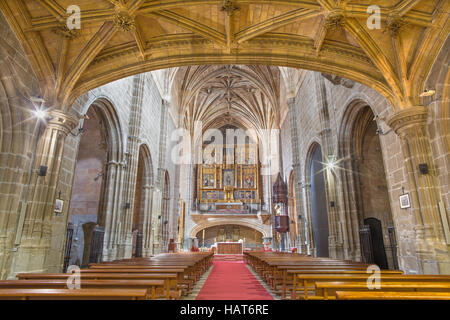 AVILA, ESPAGNE, avril - 19, 2016 : La nef de Real Monasterio de Santo Tomas. Banque D'Images