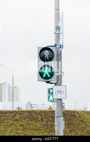 Feu vert pour les piétons et cyclistes bike Banque D'Images