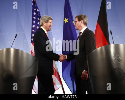 John Kerry rencontre FM Allemand Westerwelle. Banque D'Images