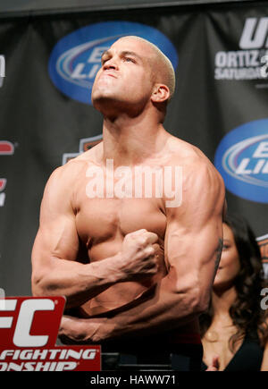 Tito Ortiz à l'UFC 106 pesées au Mandalay Events Center le 20 novembre 2009 à Las Vegas, Nevada. Crédit photo : Francis Specker Banque D'Images