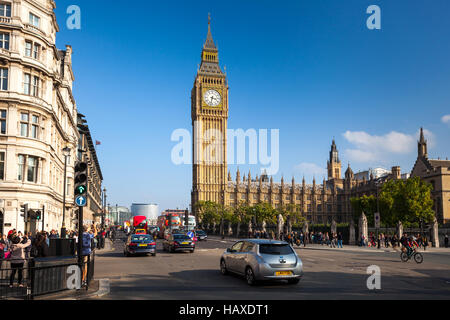 Londres Big Ben et les chambres du parlement vue depuis les rues Banque D'Images