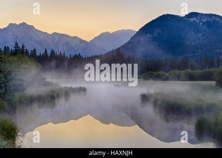 À l'aube des lacs Vermilion Banque D'Images
