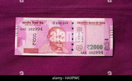 Vieux interdits 500 & 1000 rupee notes & lancé 500 et 2000 rupee nouvelle note Banque D'Images