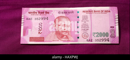 Vieux interdits 500 & 1000 rupee notes & lancé 500 et 2000 rupee nouvelle note Banque D'Images