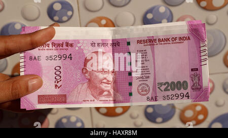 Vieux interdits 500 & 1000 rupee notes & lancé 500 et 2000 rupee nouvelle note Banque D'Images