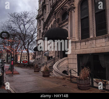 Syracuse, New York, USA. Le 3 décembre 2016. Le bâtiment Gridley, au centre-ville de Syracuse, New York à Noël Banque D'Images