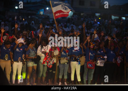 Accra, Ghana. 06Th Dec, 2016. Le Nouveau parti patriotique (NPP) parti politique est titulaire d'un rassemblement dans la région de Accra Ashalebotwe avant l'élection présidentielle et le Parlement le 7 décembre. © Louise Wateridge/Pacific Press/Alamy Live News Banque D'Images