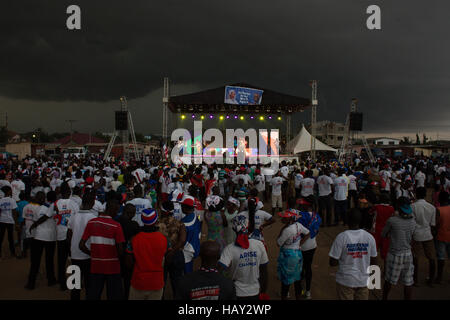 Accra, Ghana. 06Th Dec, 2016. Le Nouveau parti patriotique (NPP) parti politique est titulaire d'un rassemblement dans la région de Accra Ashalebotwe avant l'élection présidentielle et le Parlement le 7 décembre. © Louise Wateridge/Pacific Press/Alamy Live News Banque D'Images