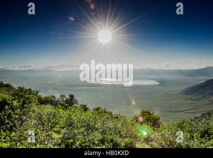 Vue sur le cratère du Ngorongoro de la jante Banque D'Images