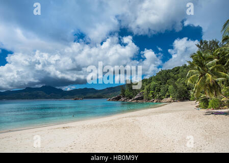 Anse Soleil tropical beach, l'île de Mahé, Seychelles Banque D'Images