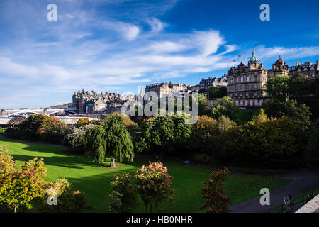 Vue sur les jardins de la rue du Prince, de la vieille ville et du musée sur la Butte Banque D'Images