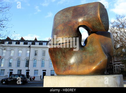 "Le dispositif de verrouillage" sculpture de Henry Moore. Banque D'Images